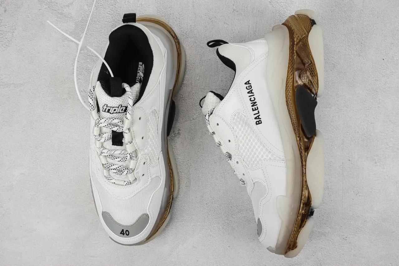 Balenciaga Triple S 白色和金色厚底运动鞋 3