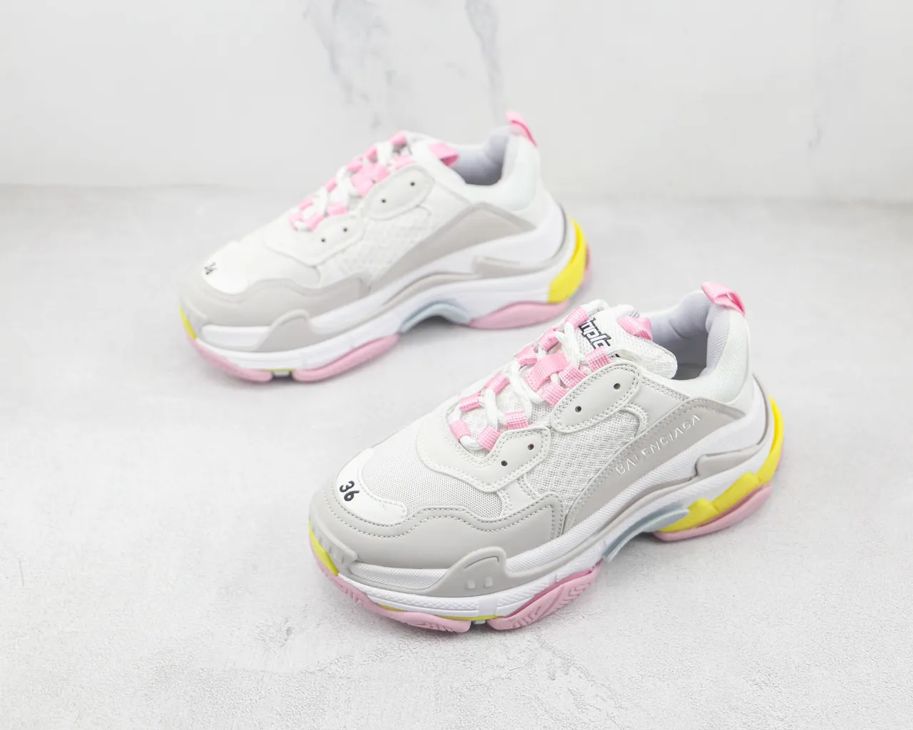 Balenciaga Triple S blanc gris rose jaune baskets chunky 5