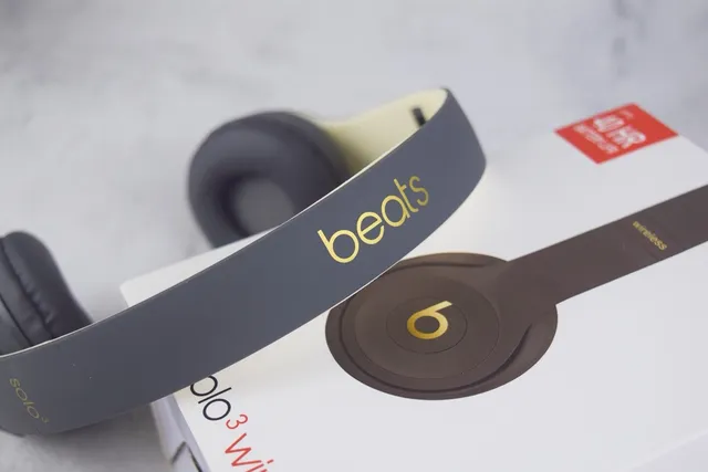 Beats Solo³ لاسلكي بني مجموعة الكلوب سماعات فوق الأذن 8