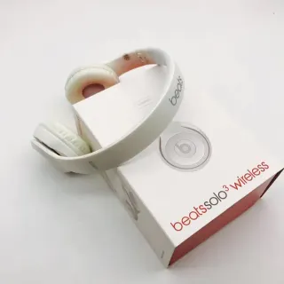 Beats Solo³ वायरलेस सफेद ओवर-ईयर हेडफोन्स