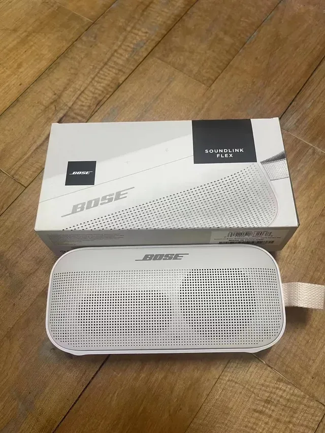 Bose SoundLink Flex أسود أبيض مستطيل مضغوط الجسم شبكة معدنية مثقبة سماعة محمولة 2
