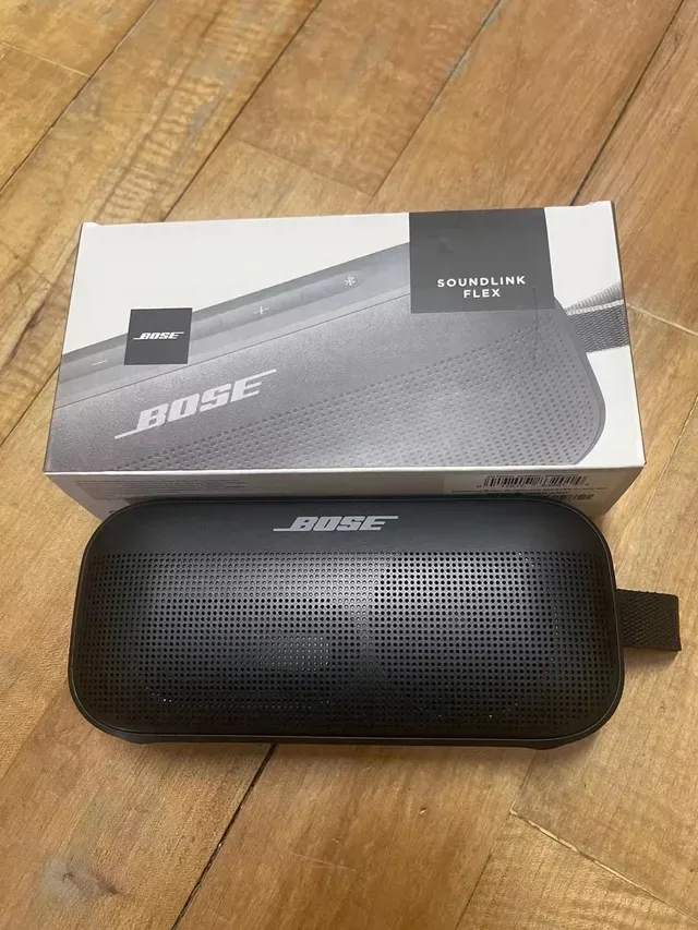 Bose SoundLink Flex أسود أبيض مستطيل مضغوط الجسم شبكة معدنية مثقبة سماعة محمولة 3