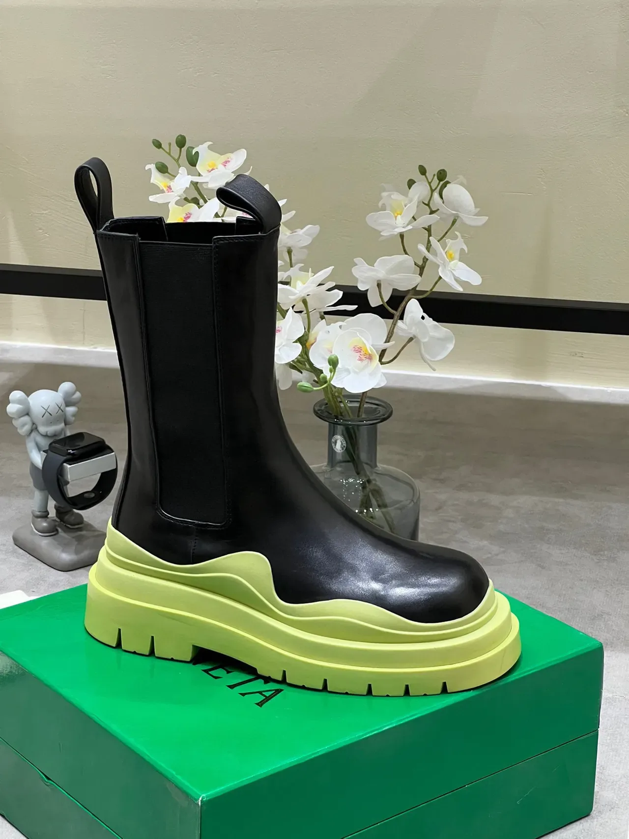 Bottega Veneta Andiamo Black and Lime Green bottes de cheville chunky 5