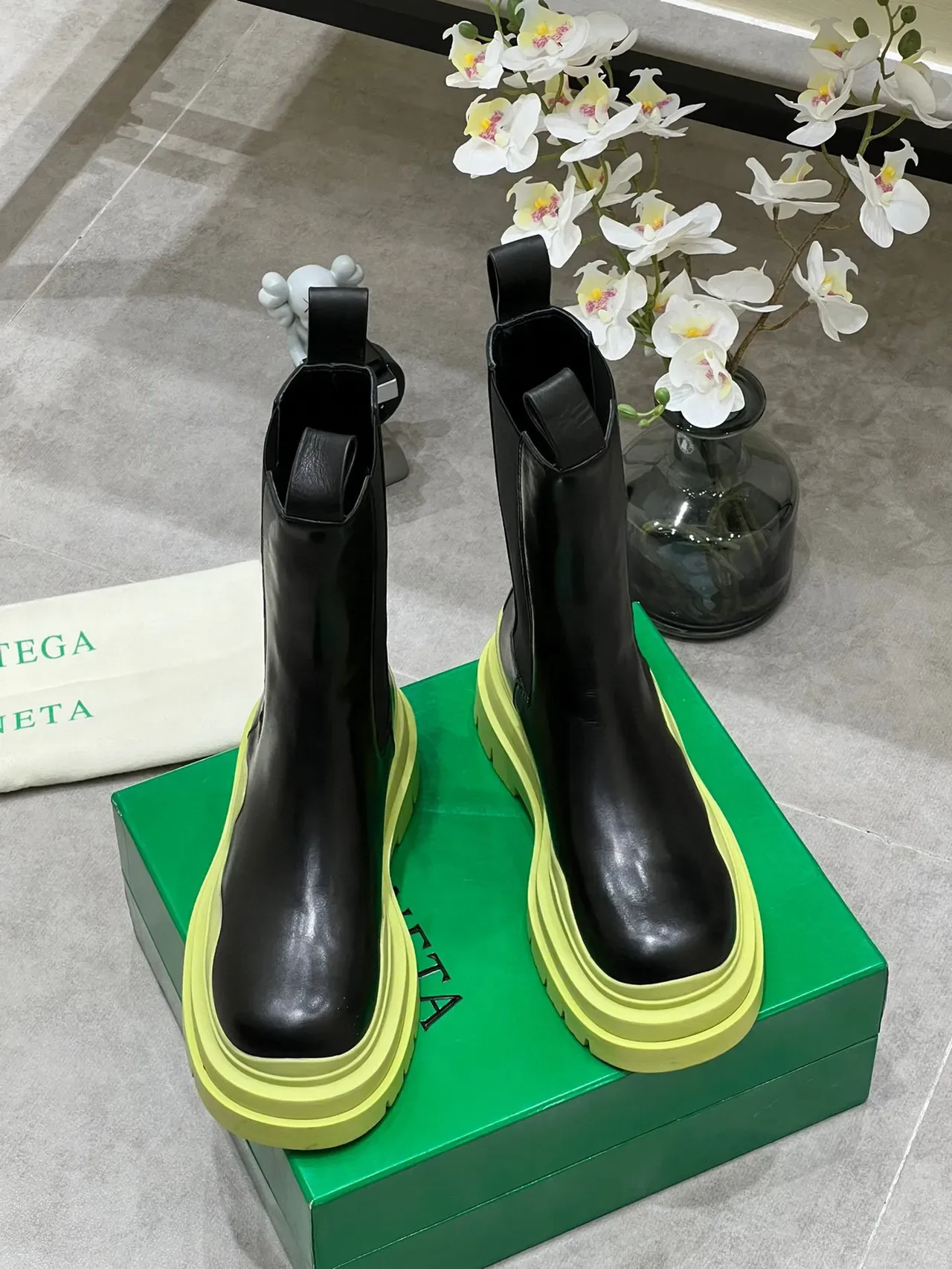Bottega Veneta Andiamo Black and Lime Green bottes de cheville chunky 8