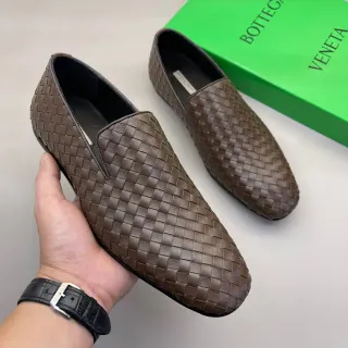 Bottega Veneta Andiamo بني منسوج Intrecciato مكاسين