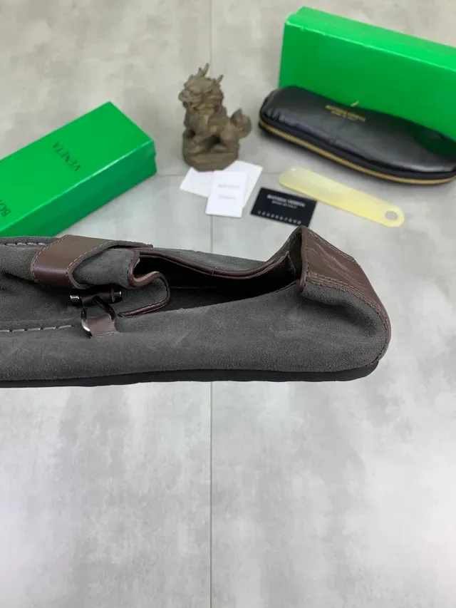 Bottega Veneta Andiamo Loafer Daim Gris Marron Bride Cuir Contraste 3