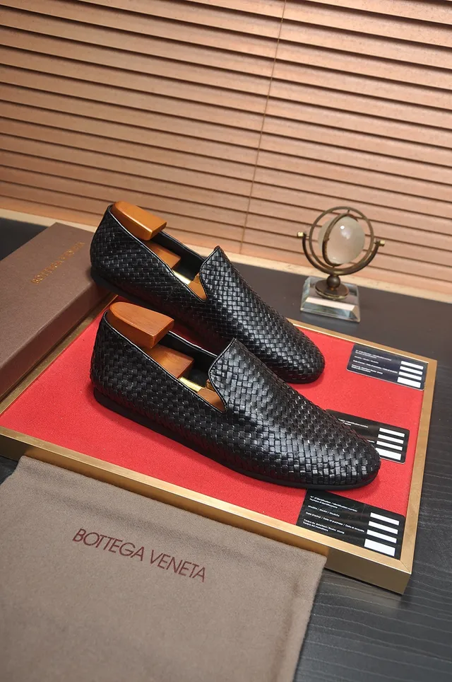 Bottega Veneta أسود بني Intrecciato جلد مفروك سليب أون لوافر 4