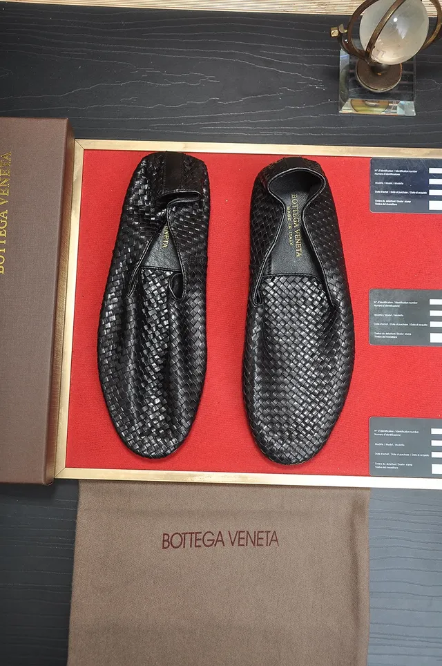 Bottega Veneta أسود بني Intrecciato جلد مفروك سليب أون لوافر 5