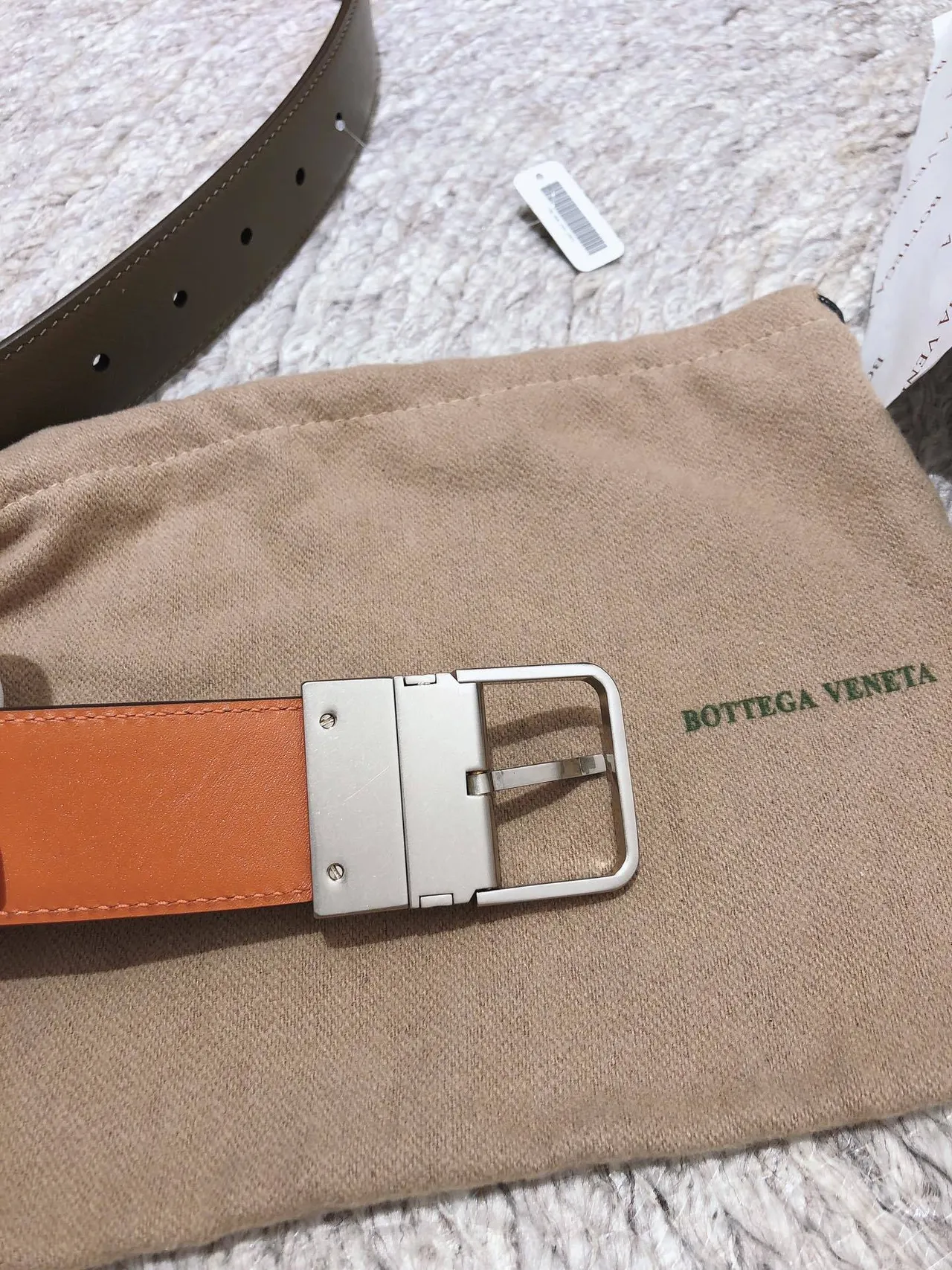 Bottega Veneta Cassette Ceinture en cuir beige orange texturé embossé doublure réversible 4