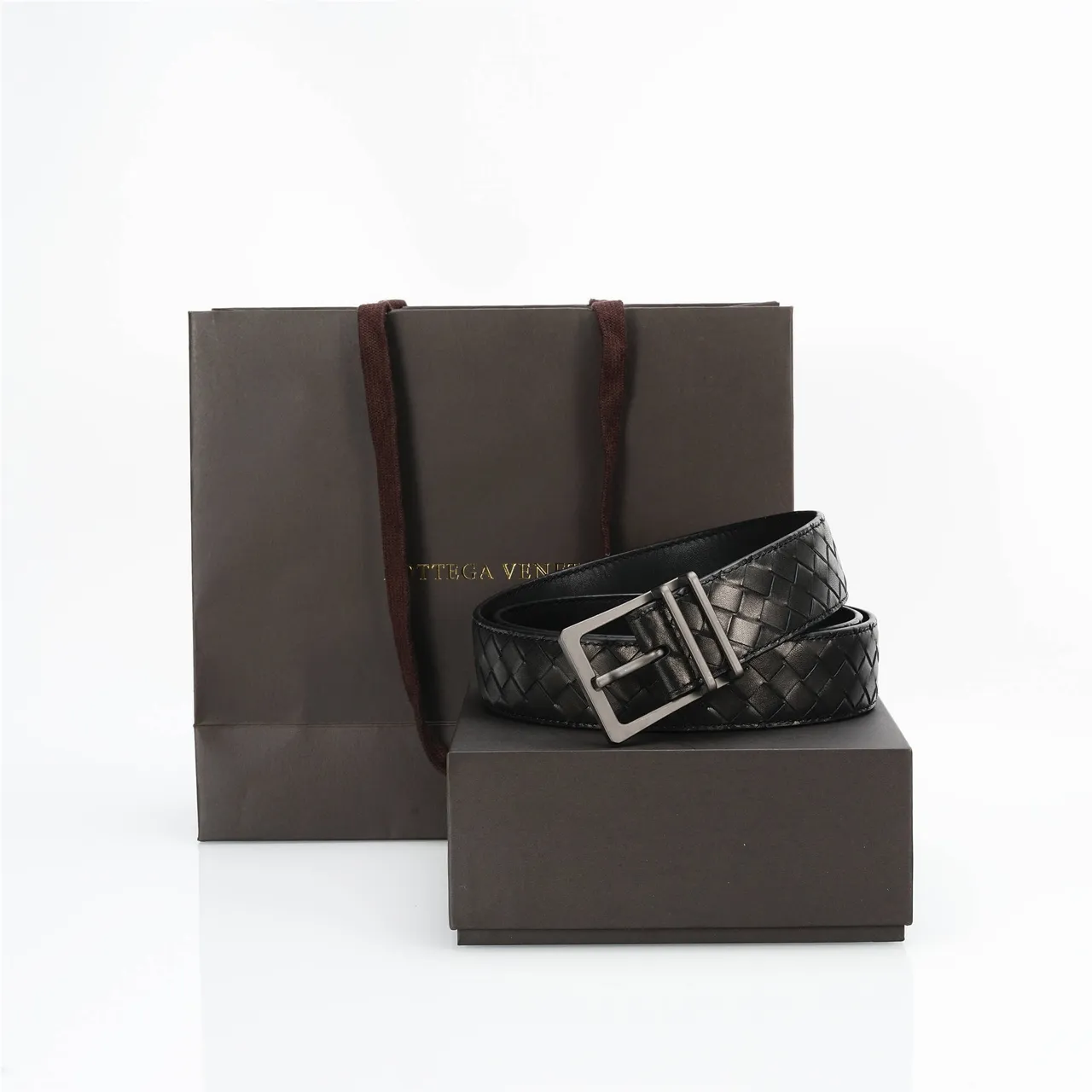 Bottega Veneta Cassette Intrecciato Cinturón de cuero negro 5