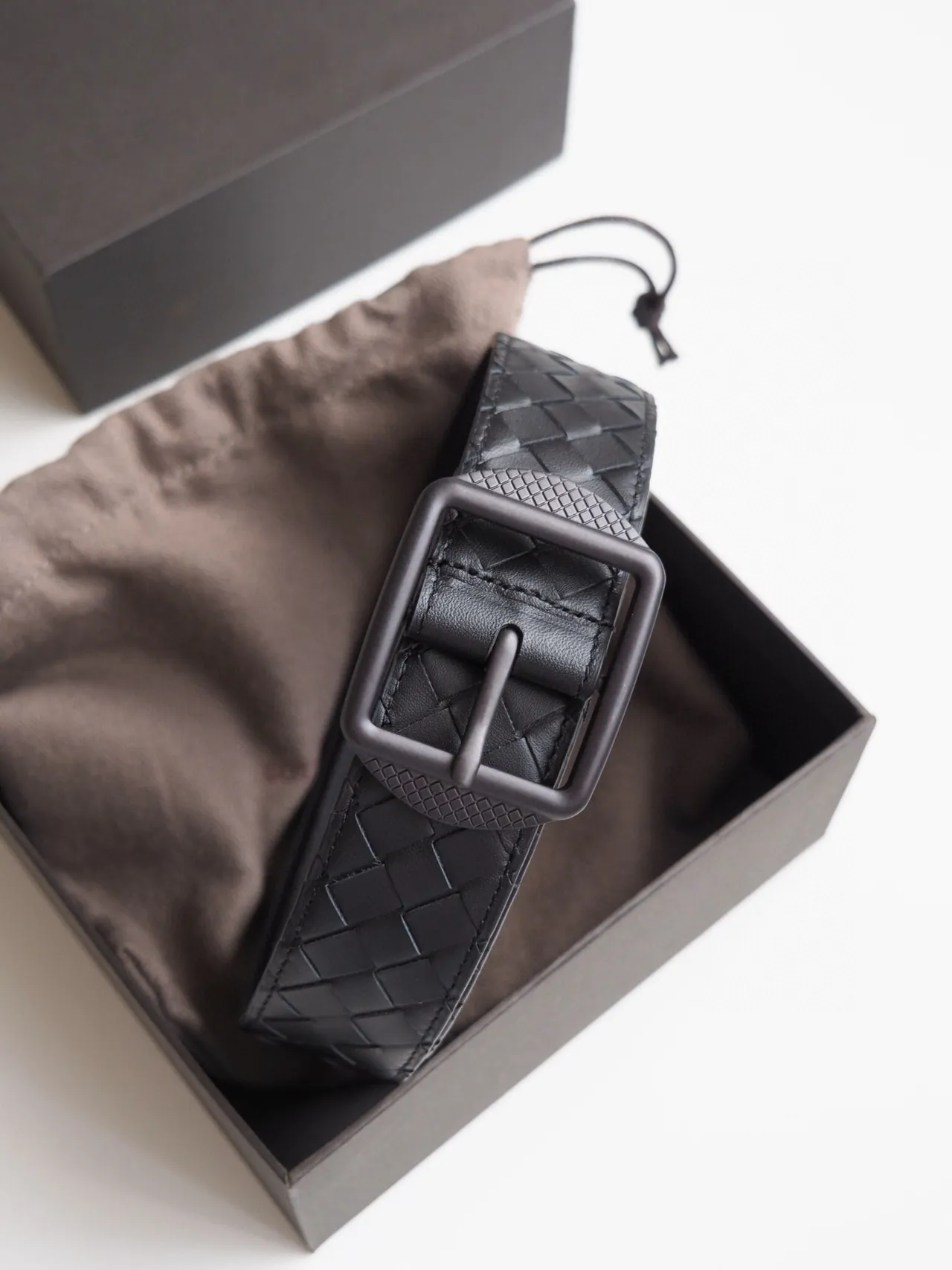 Bottega Veneta Cassette Intrecciato बुनी हुई चमड़ी की बेल्ट 4