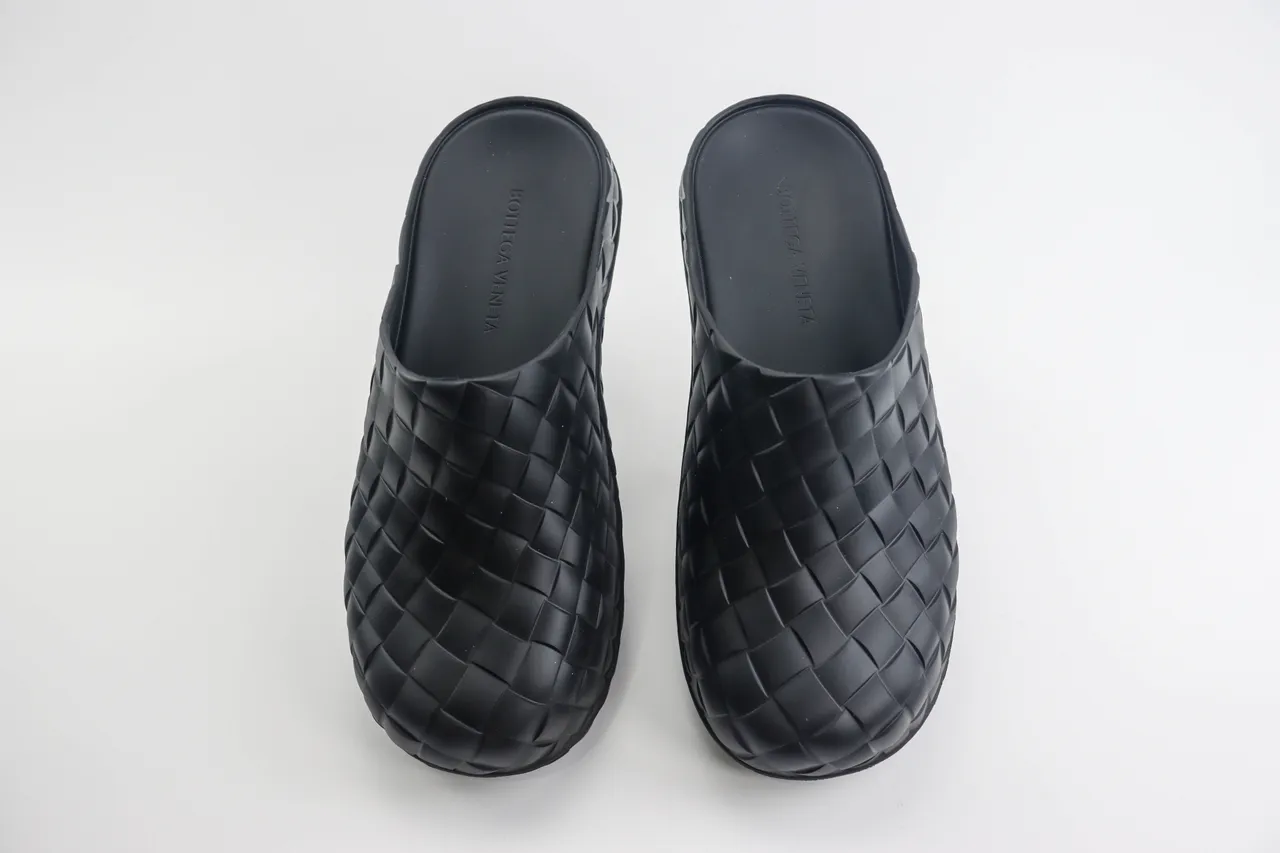 Bottega Veneta Cassette Woven Black Slipper 2