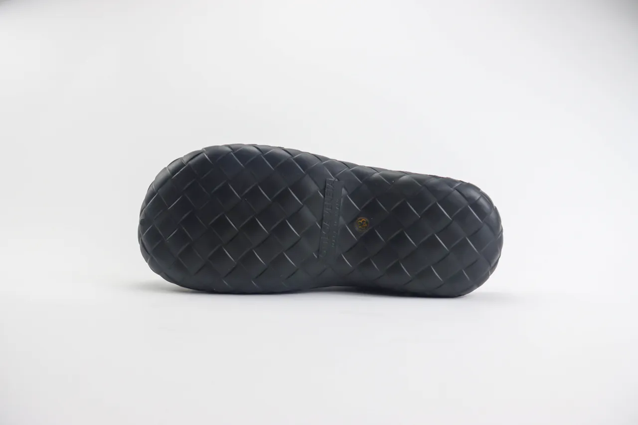 Bottega Veneta Cassette Woven Black Slipper 8