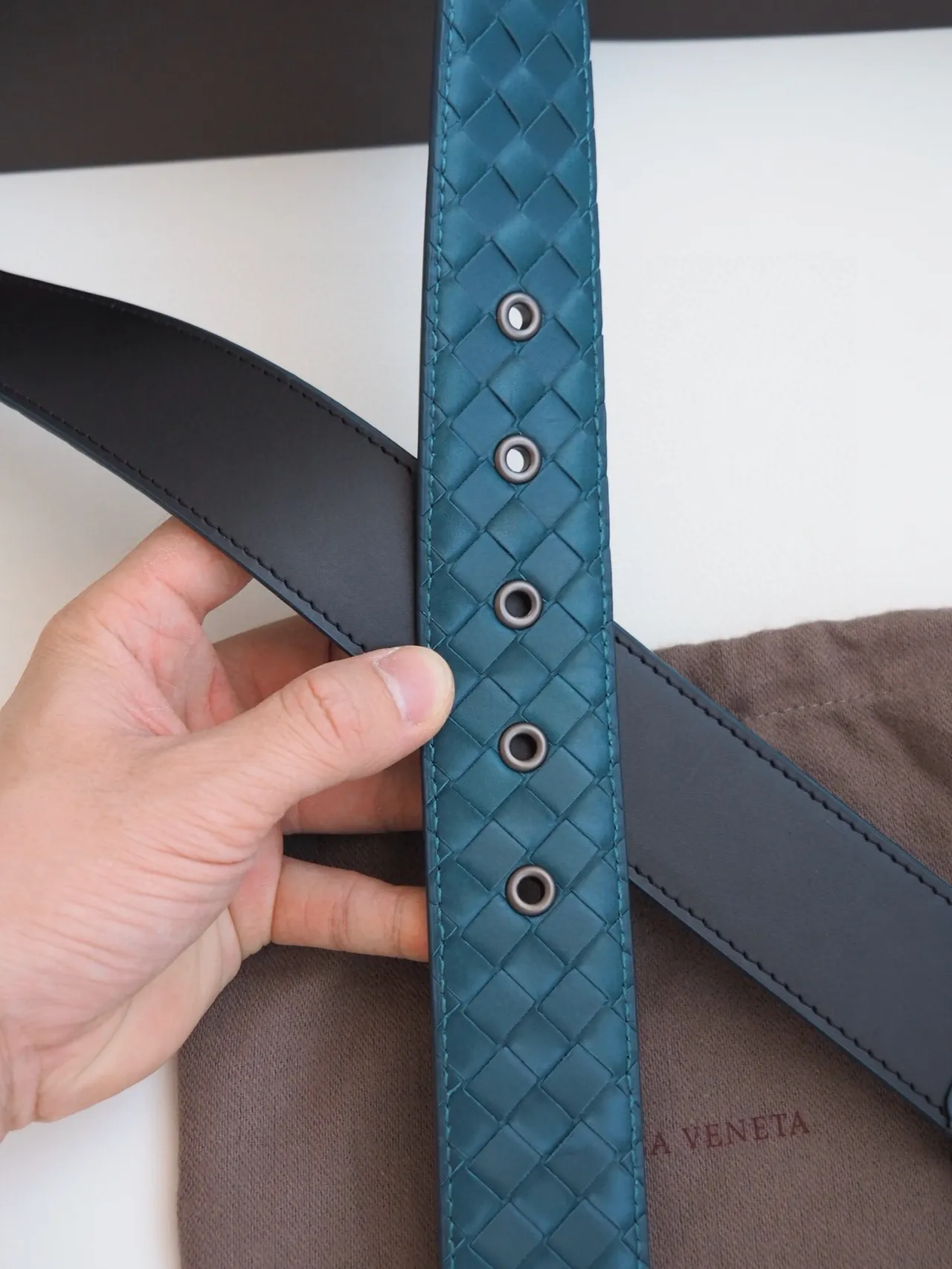 Bottega Veneta trenzado Intrecciato Cinturón de cuero teal 2