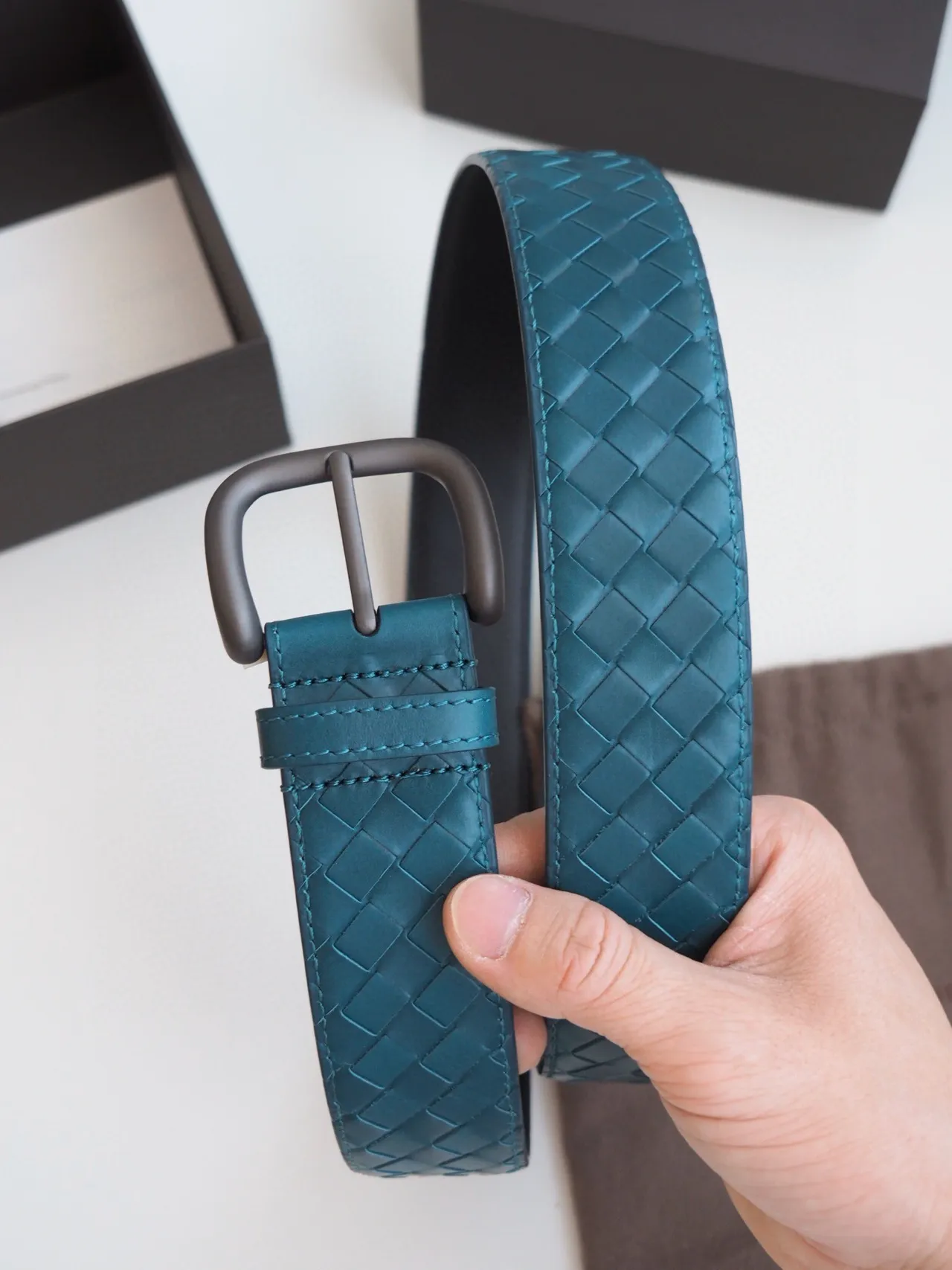 Bottega Veneta trenzado Intrecciato Cinturón de cuero teal 4