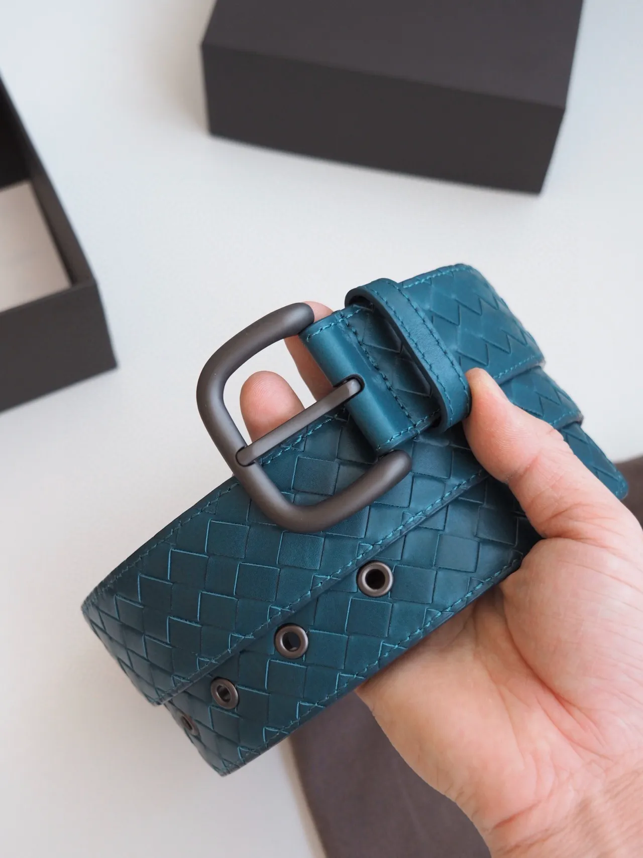 Bottega Veneta trenzado Intrecciato Cinturón de cuero teal 5