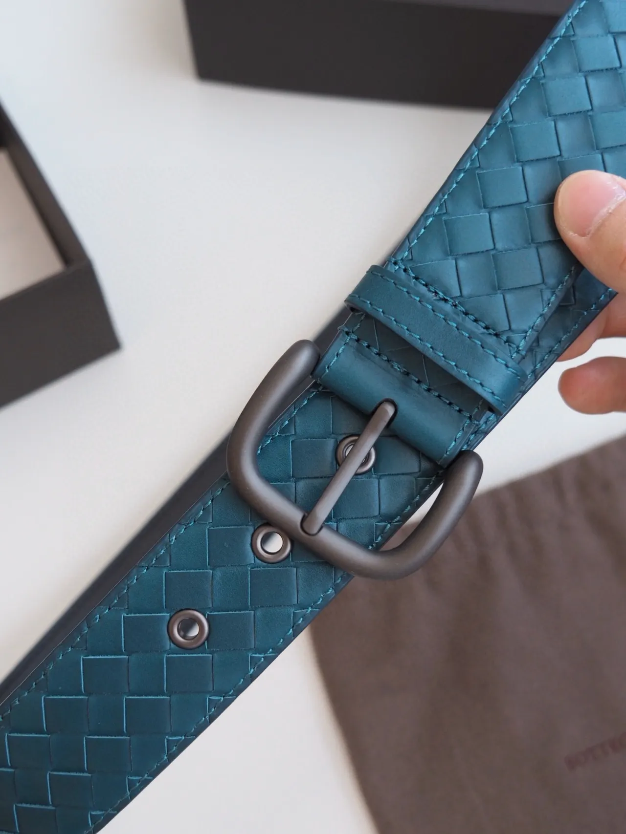 Bottega Veneta trenzado Intrecciato Cinturón de cuero teal 8