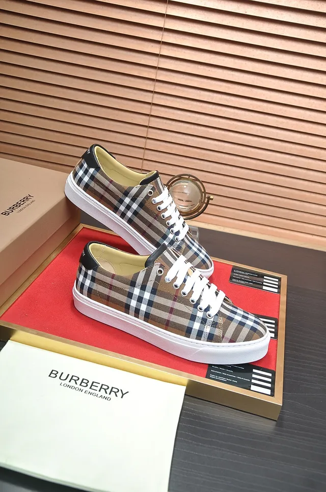 Burberry米色黑色Nova Check帆布低帮生活方式运动鞋 3