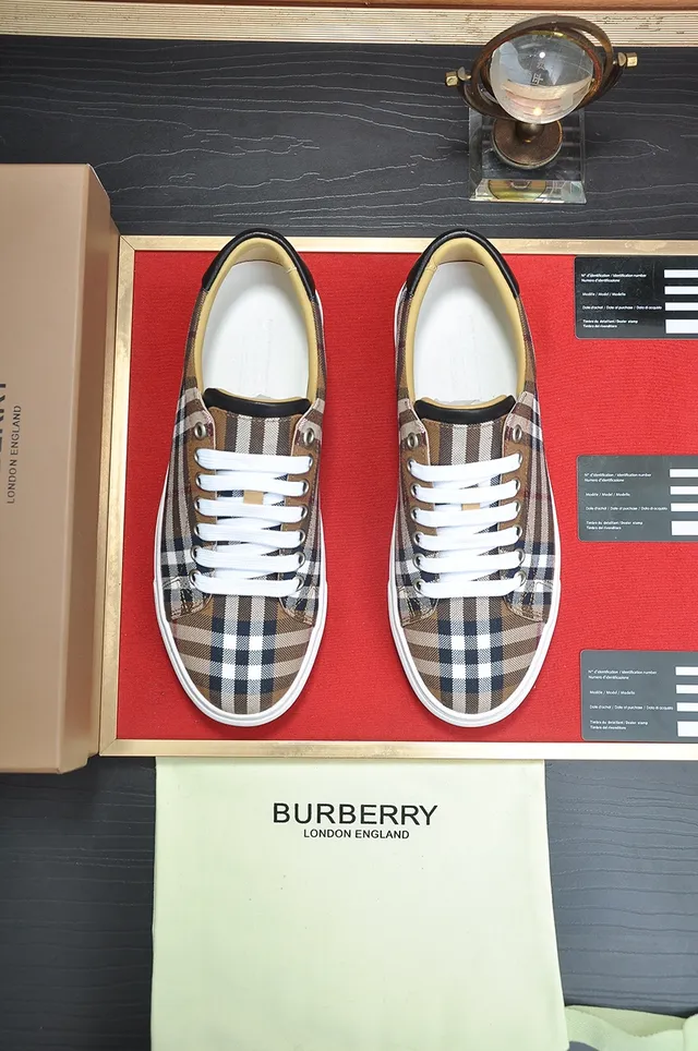 Burberry米色黑色Nova Check帆布低帮生活方式运动鞋 4