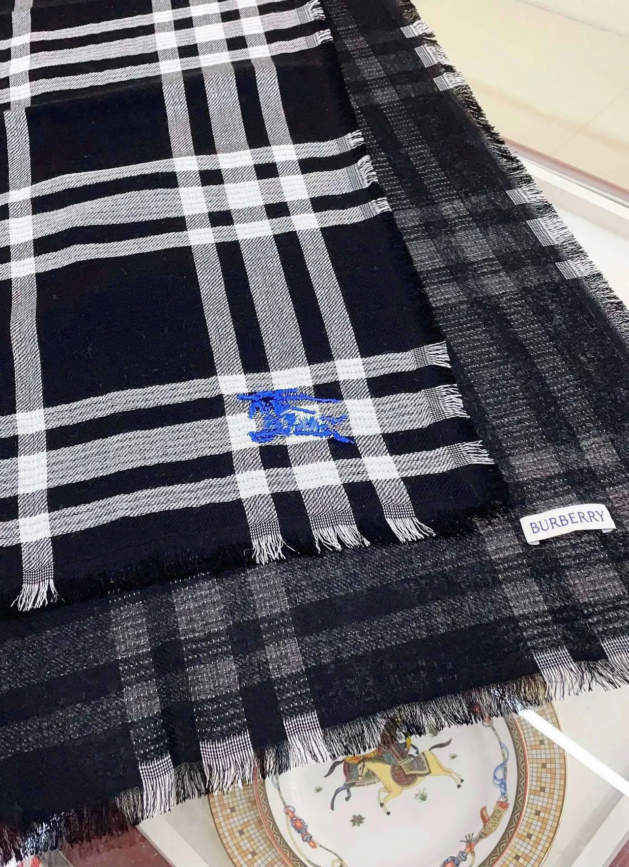 Burberry Bufanda de Cachemira a Cuadros Negro y Blanco 9