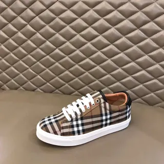 Burberry Check حذاء رياضي بيج أسود كاروه قماش كانفاس علوى مسطح سولا مطاط أبيض أسلوب حياة حذاء سنيكر