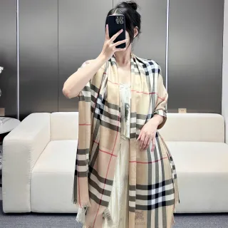 Burberry ক্লাসিক চেক বেইজ ক্যাশমিয়ার স্কার্ফ