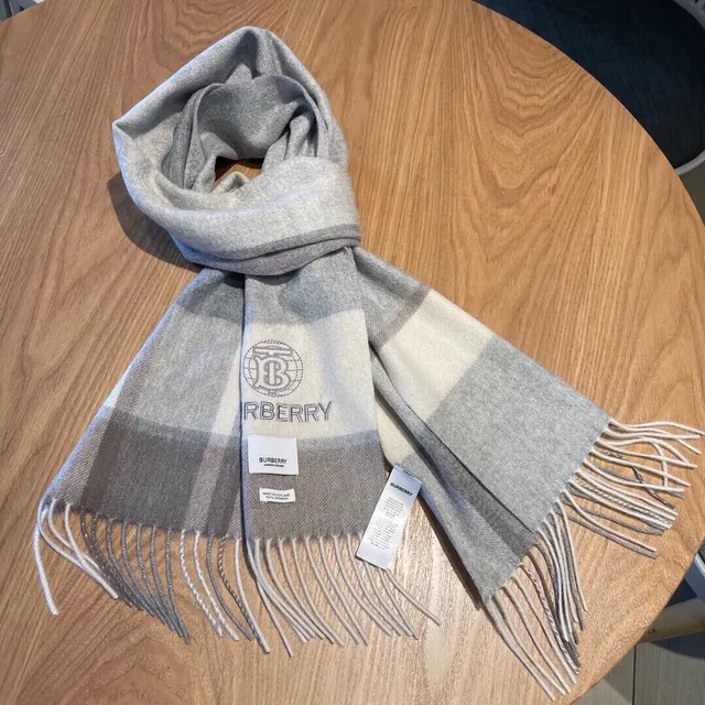 Burberry Gris Beige Motif à carreaux Texture tissée Écharpe en cachemire 8