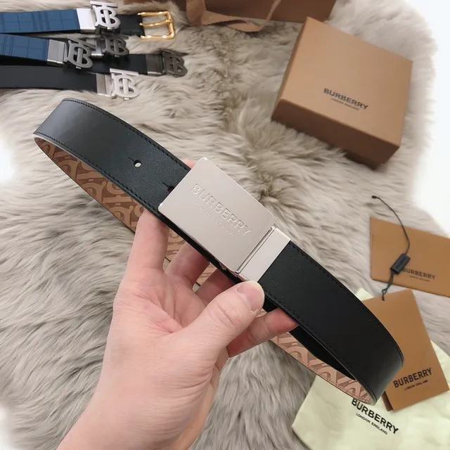 Burberry Knight Belt Azul Marinho Perfurado Xadrez Cinto de Couro 2
