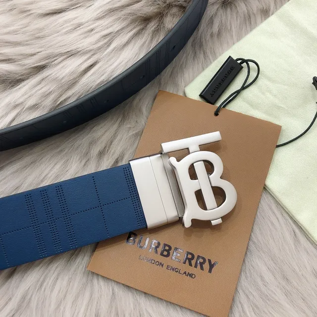 Burberry Knight Belt Azul Marinho Perfurado Xadrez Cinto de Couro 5