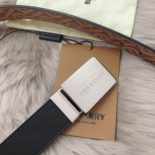 Burberry Knight Belt Azul Marinho Perfurado Xadrez Cinto de Couro 8