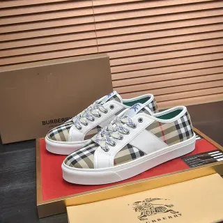 Burberry Knight Check حذاء أسلوب حياة منخفض الارتفاع من الجلد