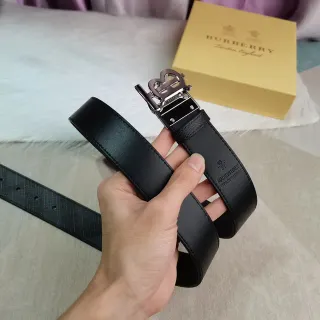 Burberry Knight উল্টো যোগ্য TB Monogram কালো চামড়ার বেল্ট