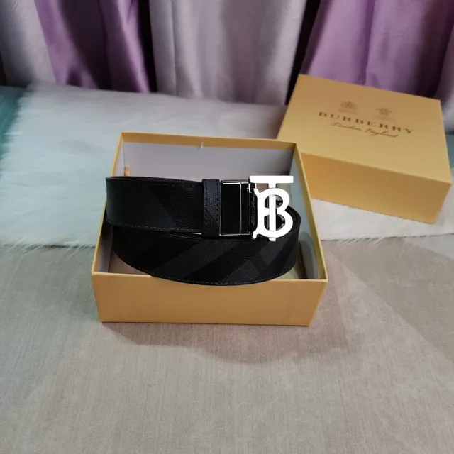 Burberry Knight উল্টো যোগ্য TB Monogram কালো চামড়ার বেল্ট 3