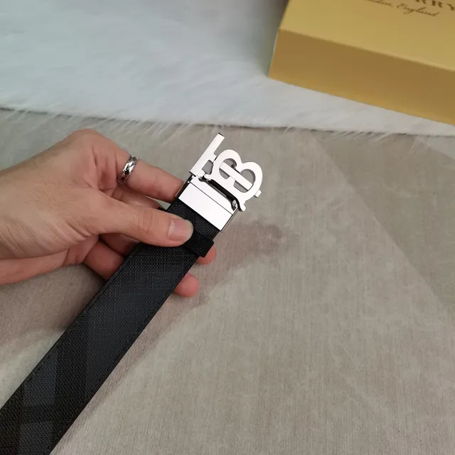 Burberry Knight উল্টো যোগ্য TB Monogram কালো চামড়ার বেল্ট 4