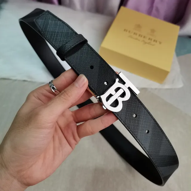 Burberry Knight উল্টো যোগ্য TB Monogram কালো চামড়ার বেল্ট 5