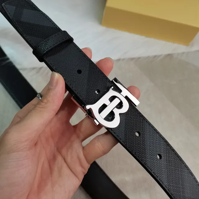 Burberry Knight উল্টো যোগ্য TB Monogram কালো চামড়ার বেল্ট 6