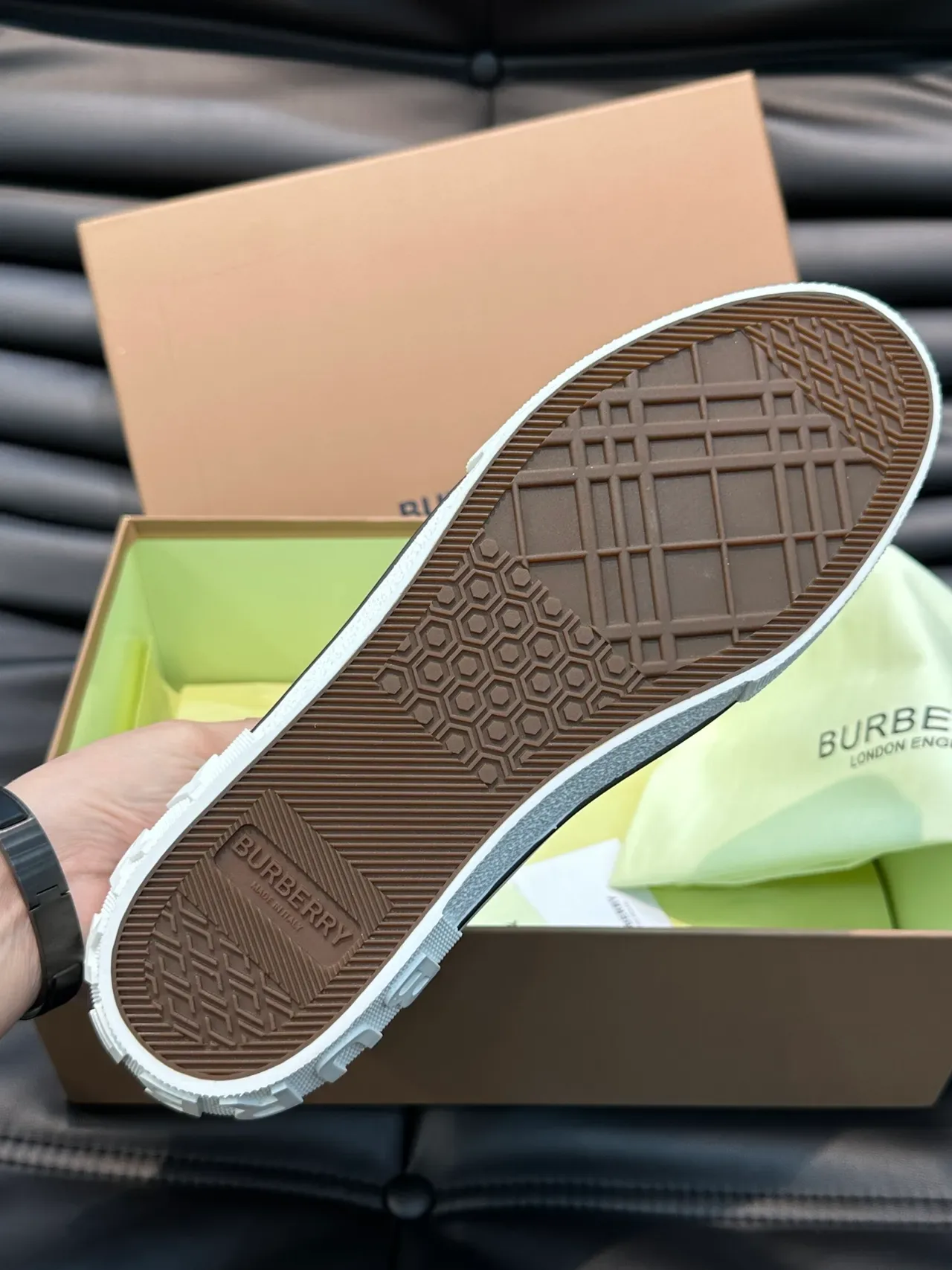 Burberry Knight सादा এবং চেক প্যাটার্ন লাইফস্টাইল স্নিকার্স 2