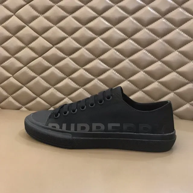 Burberry Chaussures Lifestyle Monochrome avec Logo Embossé 5