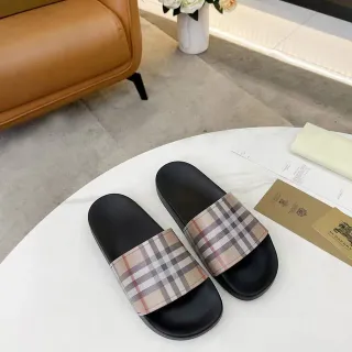 Burberry Nova Check Chaussons à coulisse
