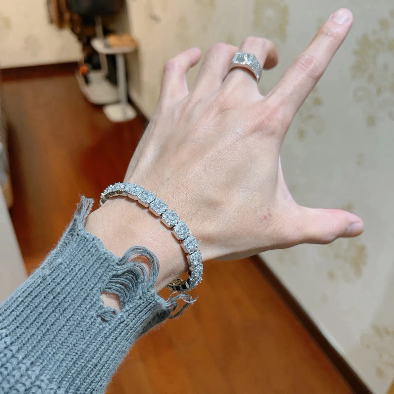 Bvlgari 铰接帕维光环方形切割宝石手链 4