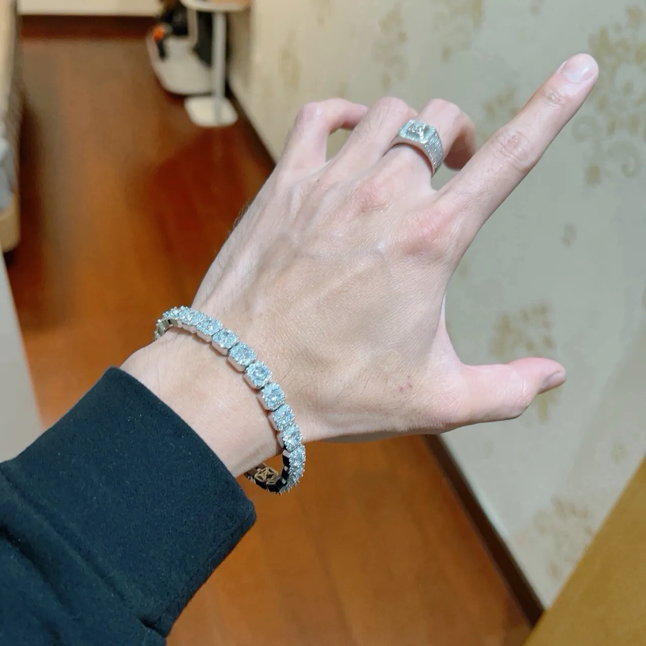 Bvlgari 铰接帕维光环方形切割宝石手链 8