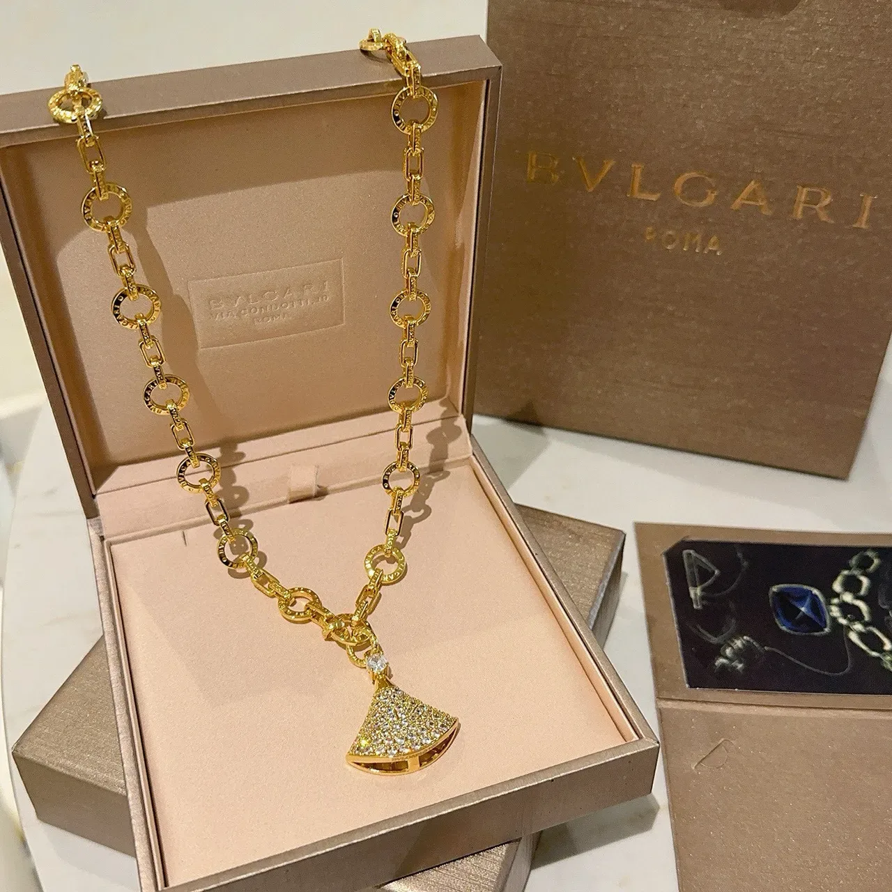 Bvlgari Divas’ Dream Colgante Abanico Pavé Oro 3
