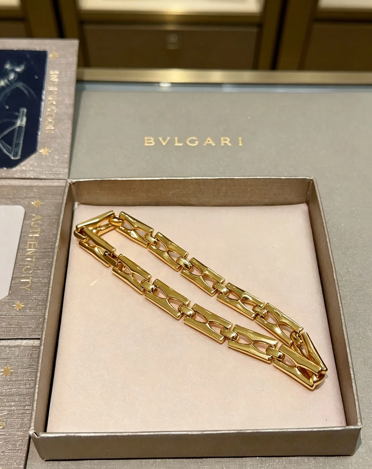 Bvlgari 金色几何互锁链节手链 2