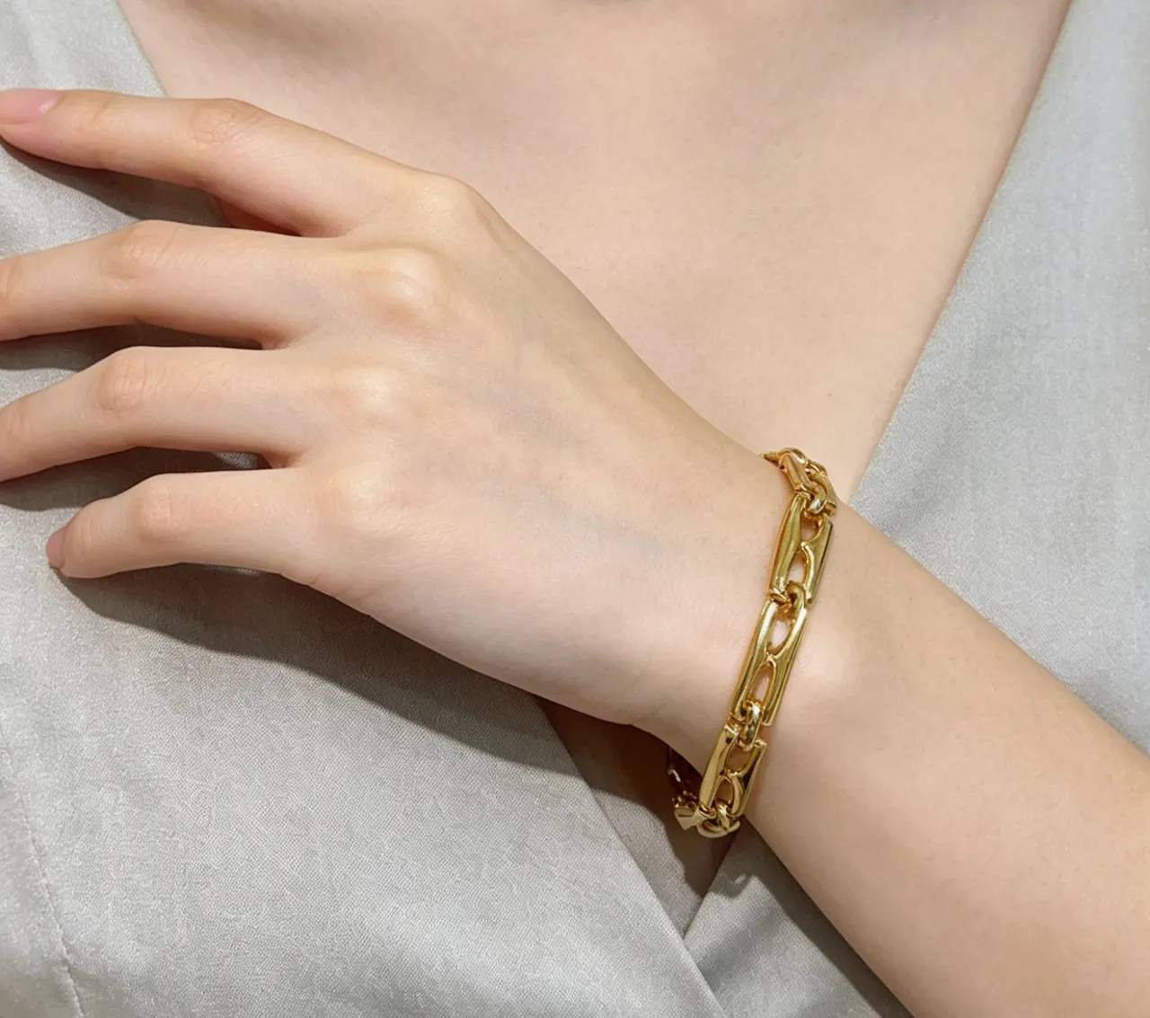 Bvlgari 金色几何互锁链节手链 3