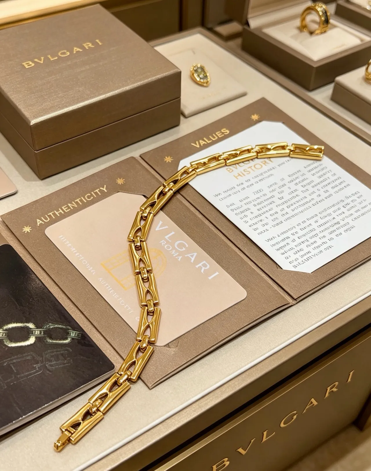 Bvlgari 金色几何互锁链节手链 6