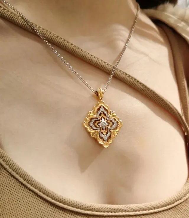 Bvlgari Ornate Floral Quatrefoil collier pendentif 9