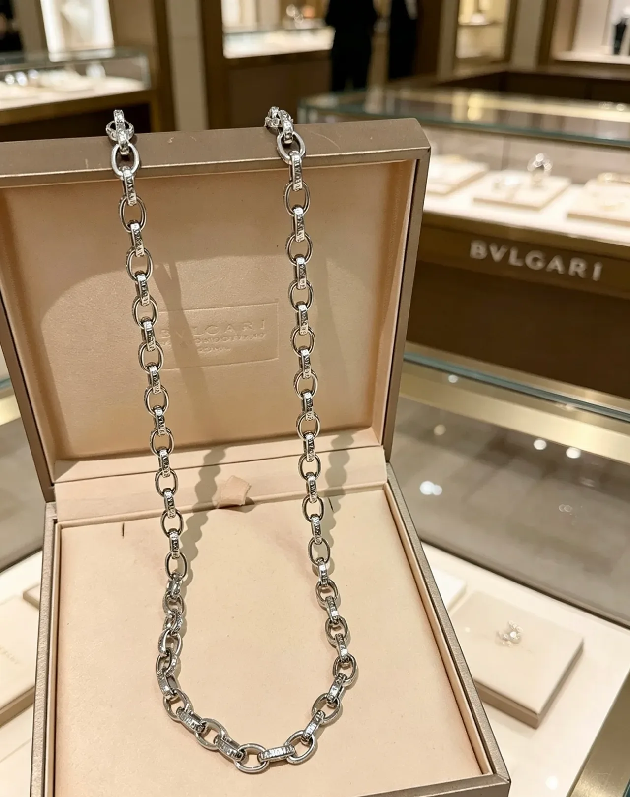 Bvlgari Pavé-Set 镶嵌雕刻链条项链 7