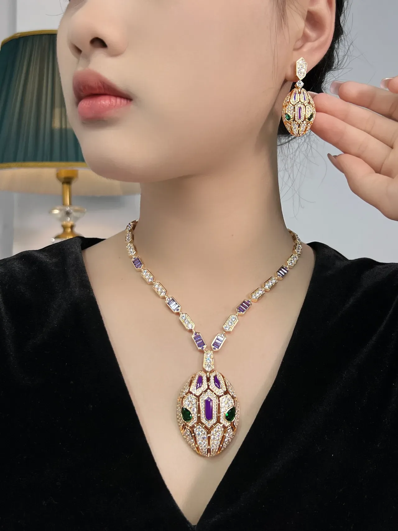 Bvlgari Colar com Diamantes Pavé-Set Geometric Tessellated Roxo Verde 3