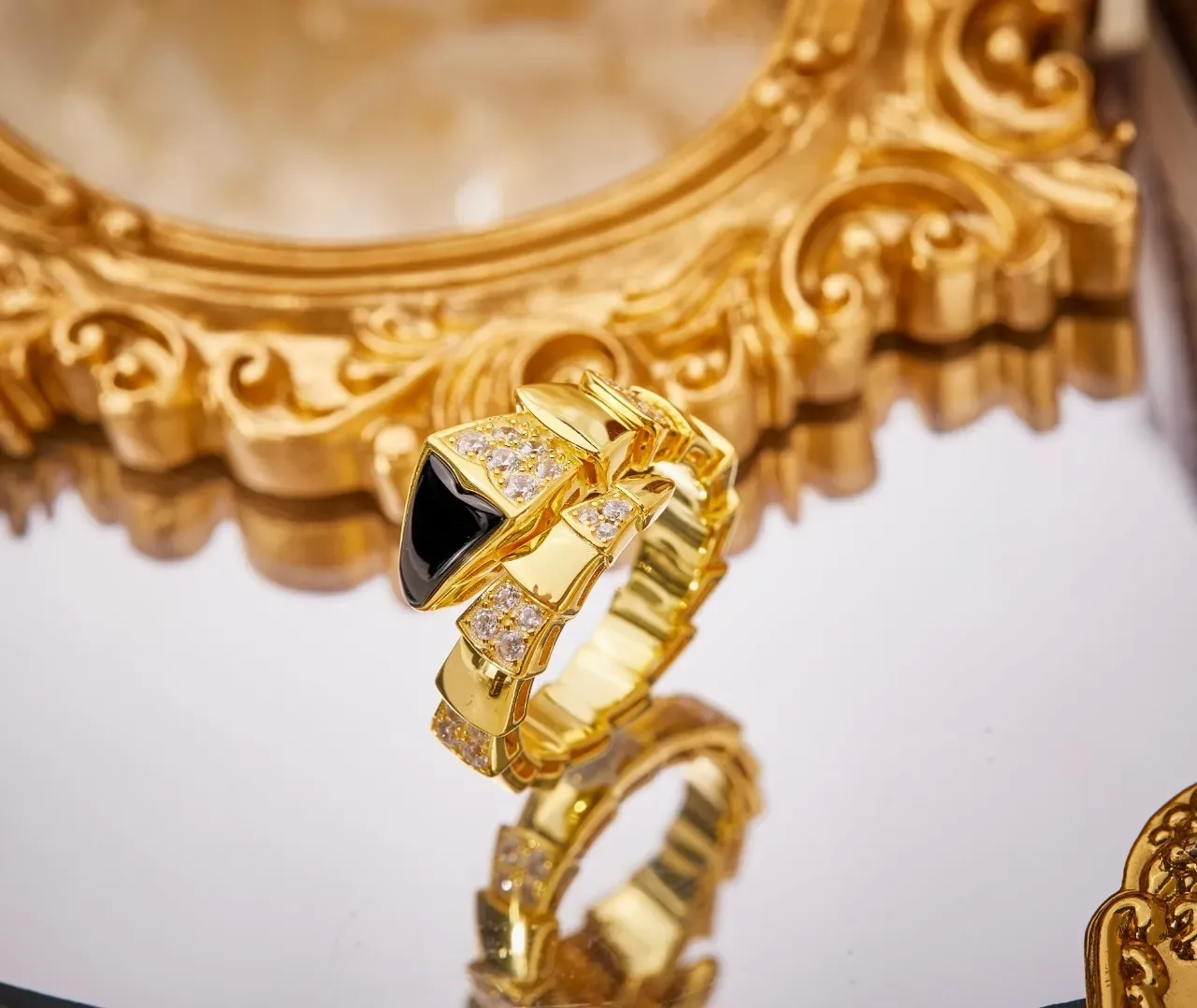 Bvlgari Serpenti Viper Bague Articulée Onyx et Diamant 3