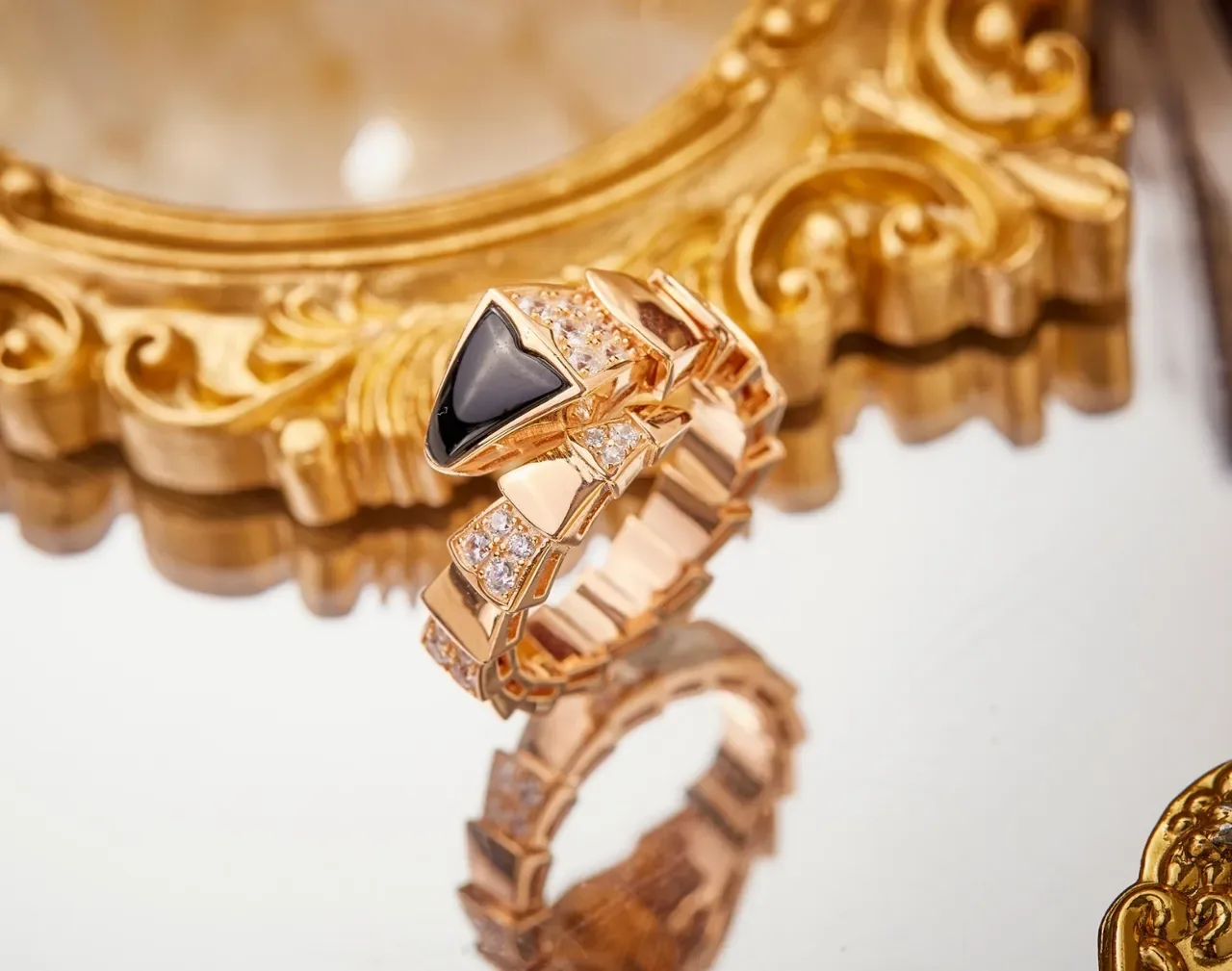 Bvlgari Serpenti Viper Bague Articulée Onyx et Diamant 5